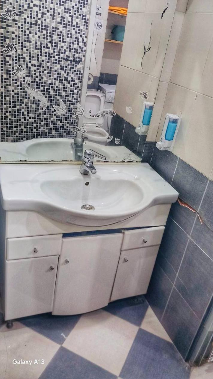 Olympic Hostel Yerevan Bagian luar foto