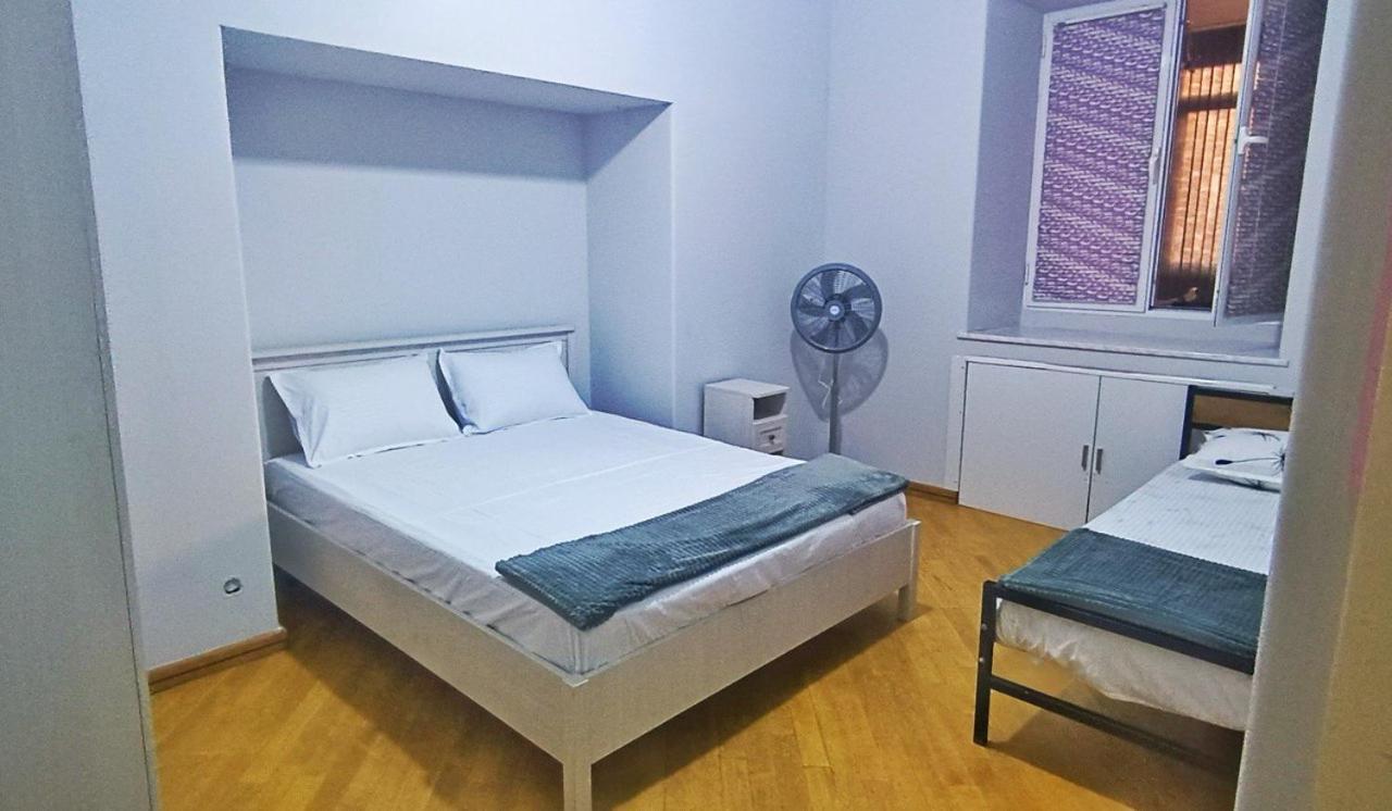 Olympic Hostel Yerevan Bagian luar foto