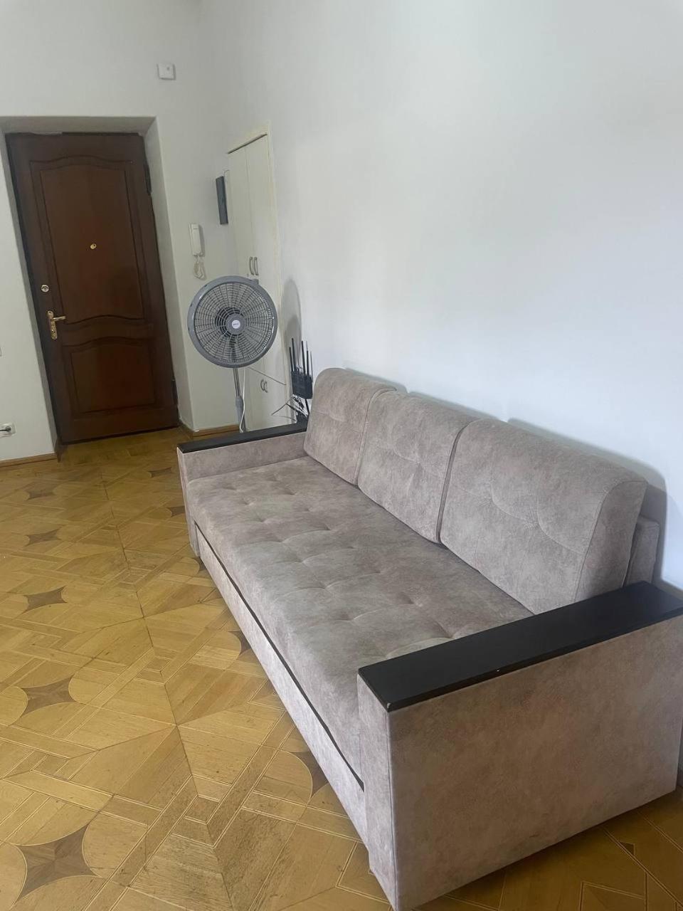 Olympic Hostel Yerevan Bagian luar foto